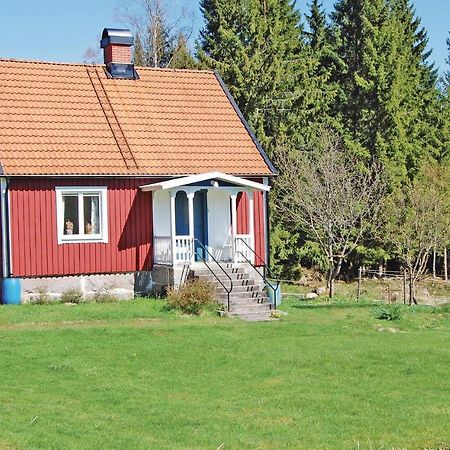 3 Bedroom Amazing Home In Lnsboda Falsehult Exteriér fotografie