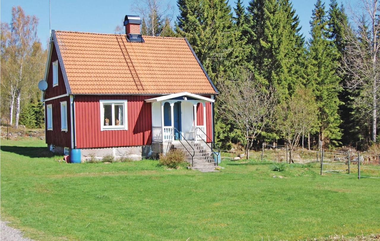3 Bedroom Amazing Home In Lnsboda Falsehult Exteriér fotografie